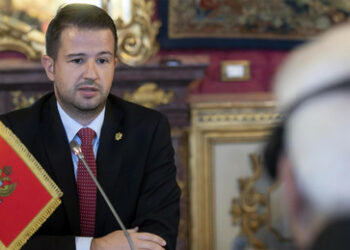 Während Berlin die Karten neu mischt, herrscht Unvorhersehbarkeit bei Regierungsbildung in Podgorica