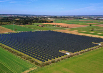 Zu wenig Solaranlagen? "Bayernwerk" schaltet wegen zu viel Sonnenschein Photovoltaikanlagen ab