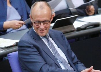 "Die sitzen beim Arzt und lassen sich die Zähne neu machen" - Gegenwind für Merz nach Asylkritik