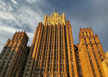 "Eiserner Vorhang" – Moskau verurteilt EU-Einfuhrverbot für Autos und private Dinge von Russen