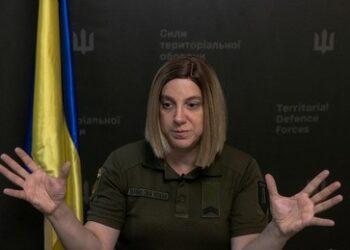 "Sarah" Ashton-Cirillo als Pressesprecher der ukrainischen Streitkräfte suspendiert