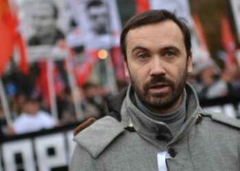 Dagestans Oberhaupt: Pro-ukrainischer Russe dirigierte Flughafen-Vorfall via Telegram