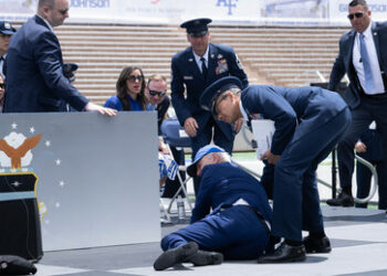 Die Unfähigkeit Bidens ist unfassbar — Er sollte nach seiner Baby-Enthauptungslüge zurücktreten