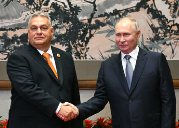 Droht Ungarn eine Farbrevolution?