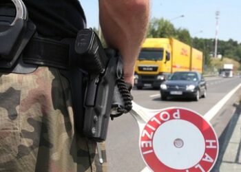 Flucht und Migration: Deutschland will stationäre Grenzkontrollen zu Tschechien und Polen einführen