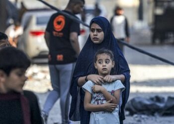 Gaza-Konflikt: Moskau schickt Hilfsgüter – Berlin schickt Baerbock