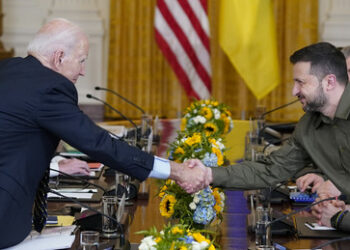 Geld muss fließen: Biden gegen Unterbrechung der Hilfe für Ukraine