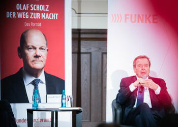 Gerhard Schröder: "Die USA haben den Kompromiss zwischen der Ukraine und Russland nicht gewollt"