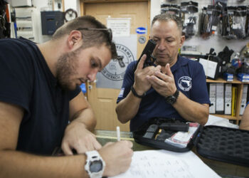 Israelis beantragen massenhaft Waffenscheine: 150.000 Anträge gegenüber 42 im Vorjahreszeitraum