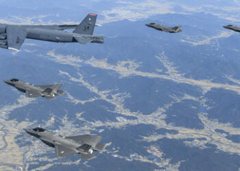 Medienbericht: USA, Südkorea und Japan wollen erstmals gemeinsame Luftmanöver durchführen