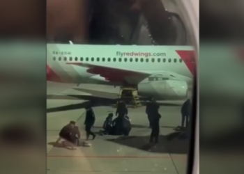 Polizei verhaftet Randalierer nach Sturm auf Startbahn an Flughafen Machatschkala