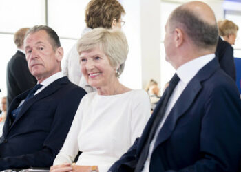 "Abschiebeoffensive" aus Solidarität mit Israel? Warum das "Bild-Manifest" eine Farce ist