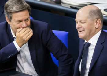 "Wende in der Migrationspolitik": Söder fordert Scholz zum Ausknipsen der Ampel auf