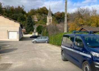 Frankreich: Dorffest wird von Jugendlichen überfallen – 16-Jähriger stirbt durch Messerattacke
