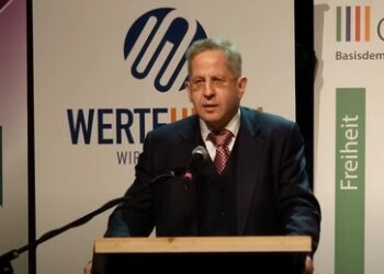 Hans-Georg Maaßen schafft Links-Rechts ab