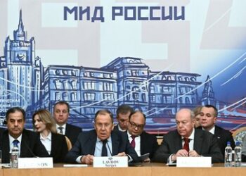 Lawrow über Ziele der westlichen Sanktionen: Russlands Wirtschaft unterminieren und Unruhe stiften