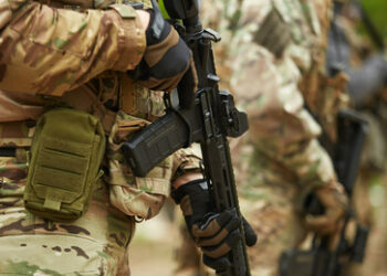 Medienbericht: Ausländische Söldner fliehen wegen heftiger Kämpfe aus Ukraine