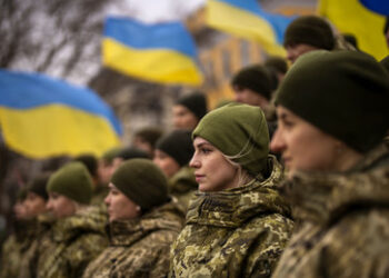 Medienbericht: Kiew schickt immer mehr Frauen an die Front, um Verluste auszugleichen