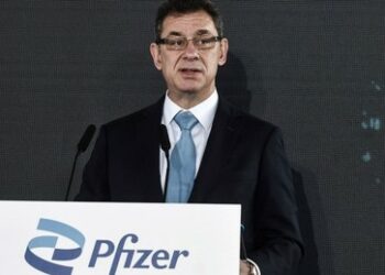 Pfizer: Klage gegen polnische Regierung wegen ausbleibender Zahlungen für COVID-Impfstoffe