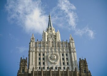 Russischer Diplomat: Kiews Truppen verfolgen Zivilisten mit Kampfdrohnen 