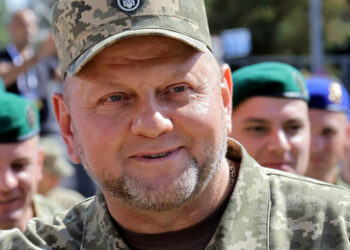 Warum behandeln westliche Medien den scheiternden obersten General der Ukraine wie einen Filmstar?