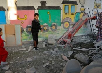 Caitlin Johnstone: Nichts bringt mich dazu, den Mord an tausenden Kindern zu akzeptieren