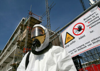 Die nächste Katastrophe für Wohnimmobilien: Zwang zur Asbestsanierung?