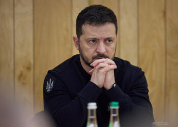 Es wird eng für Selenskij – Politico fordert eine Regierung der nationalen Einheit