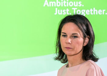 Feuerwerk an Desinformation: Warum Baerbock weiter gegen Frieden in der Ukraine ist