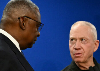 Huthi-Angriffe im Roten Meer: Kosten für Handelsschifffahrt steigen – USA schmieden Militärkoalition