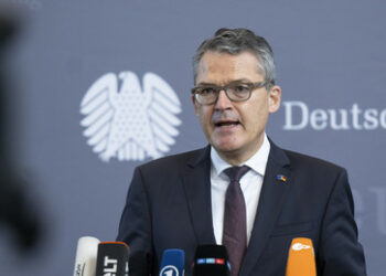 Kiesewetter redselig: Europa muss Lithium-Vorkommen in Donezk und Lugansk erobern