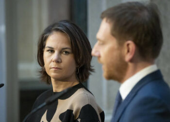 Kretschmer kritisiert Baerbocks Ukraine-Politik: "Sie hat selbst keinen Plan, wo das enden soll"