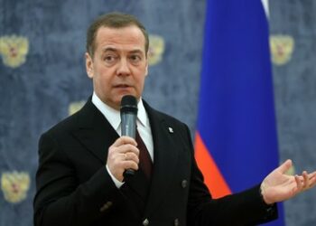 Medwedew: Sicherheitsgarantien für Kiew sind "ein Fetzen Papier"