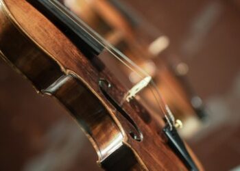 Russen auf dem Niveau italienischer Meister: Einzigartige Stradivari-Geige in Moskau restauriert