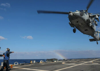 US-Militär hilft durch Hubschraubereinsatz gegen erneuten Huthi-Angriff auf dänischen Frachter