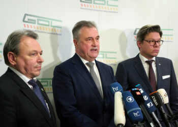 "Maximal fünf Tage"? GDL-Chef Claus Weselsky plant keinen unbefristeten Bahnstreik