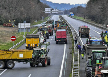 Auch in Frankreich: Landwirte protestieren und blockieren Autobahnen