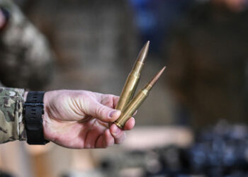 El País: Ukraine leidet unter schwerem Munitionsmangel an der Front