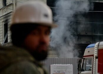 Erneut Drohne über Sankt Petersburg abgeschossen – Wrackteile gehen auf Industriebetrieb nieder