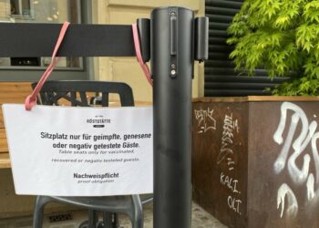 Faktenfuchs: "Verschwörungsgläubiger" Ernst Wolff gefährdet mit Kinderbuch verunsicherte Mütter