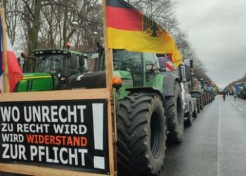 Feuerwehr jubelte Bauernprotest zu: Nun drohen "beamtenrechtliche" Konsequenzen