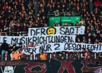 Fußball: Fan-Banner provoziert DFB mit "Zwei-Geschlechter-These" – 18.000 Euro Geldstrafe