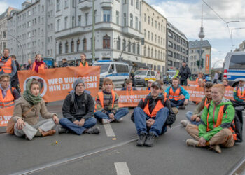 Halleluja! "Letzte Generation" kündigt an: "Das Kapitel des Klebens und der Straßenblockaden endet"