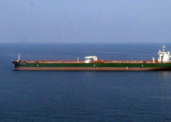 In Konflikt zwischen USA und Iran verwickelter Öltanker gekapert – Kursänderung nach Iran