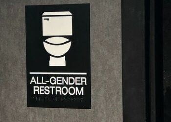 Kontroverse an Schweizer Hochschulen: Wokeness durch Gratis-Tampons für menstruierende Männer