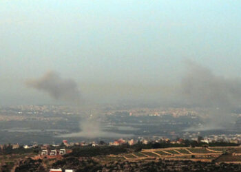 Lage an der Grenze angespannt: Hisbollah feuert Dutzende Raketen auf Israel ab