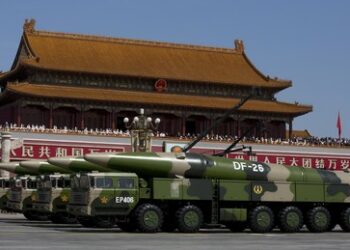 Medien: Raketen chinesischer Armee mit Wasser statt Treibstoff betankt
