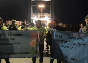 Nach Protest gegen Habeck: Mainstream versucht, Bauern-Demonstration als "rechtsextrem" darzustellen