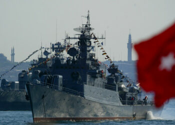 Türkei blockiert NATO-Schiffe für Kiew und sitzt dabei standhaft auf zwei Stühlen