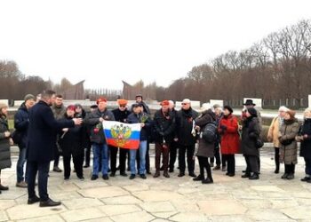 "Die ganze Welt fieberte für die Befreiung" – Dutzende Berliner gedenken der Leningrader Blockade